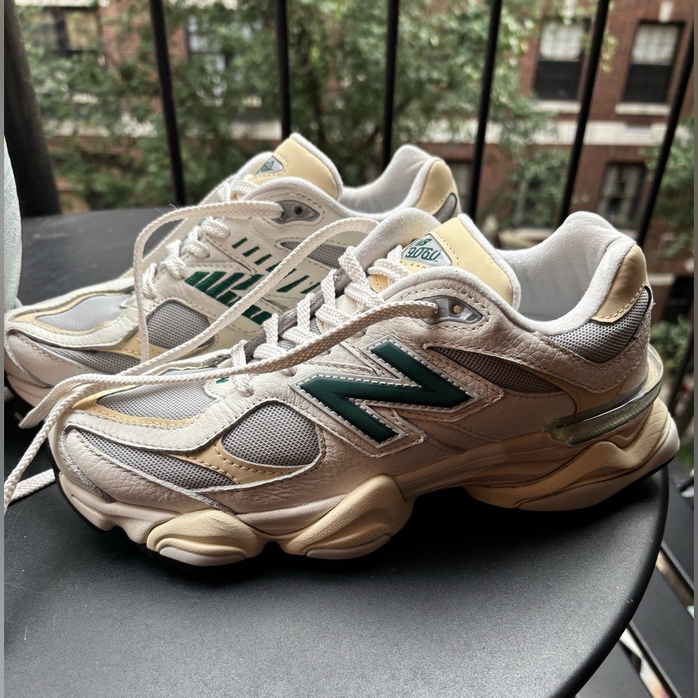 New Balance 9060 Cream and Green Sneakers size US 7.5